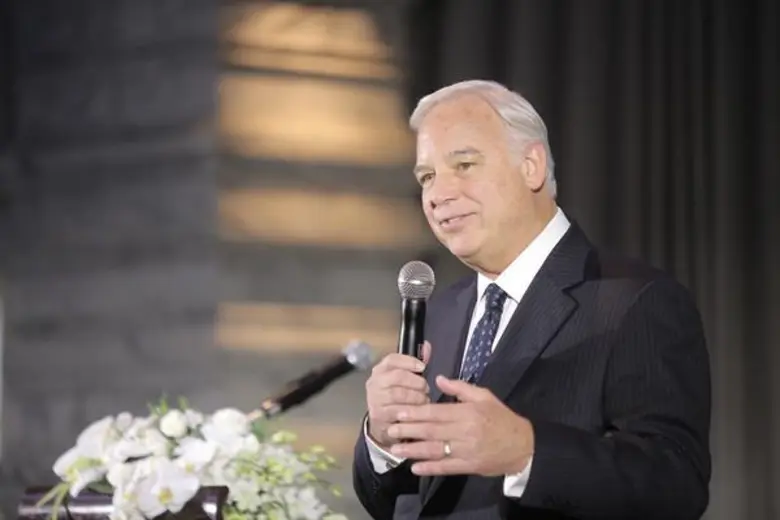 อดีตชายไร้บ้าน นายอันเดรส พิร่า ซีอีโอแห่...