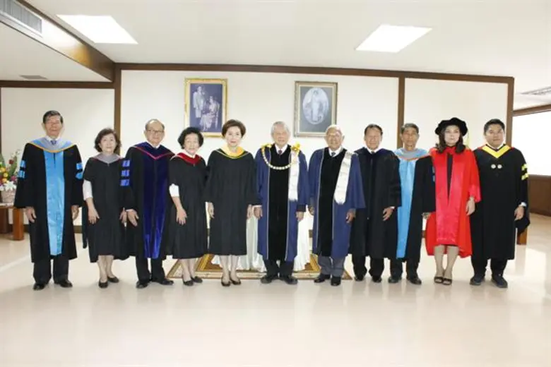 ม.ศรีปทุม ชลบุรีจัดพิธีประสาทปริญญาประจำปีการศึกษา 2560