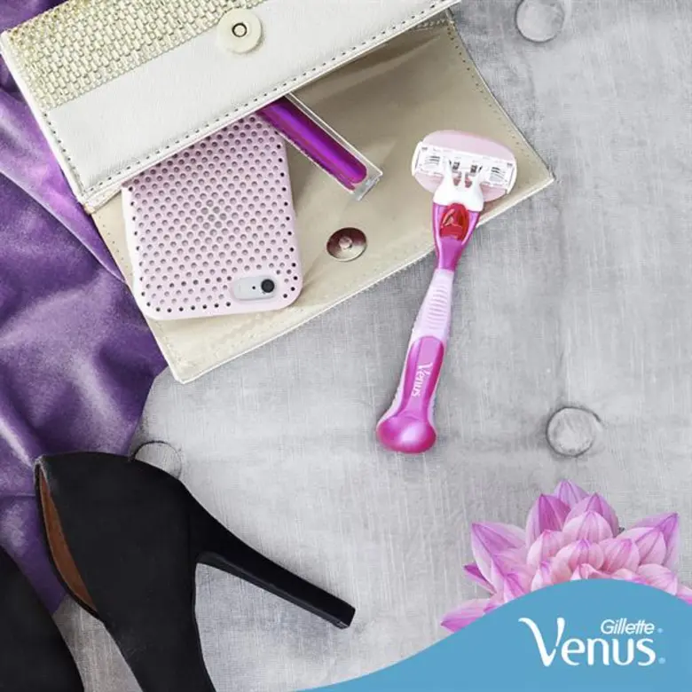 ไม่ว่าจะเดทแรกกับหนุ่มฮอต นัดเพื่อนสาวแฮง...