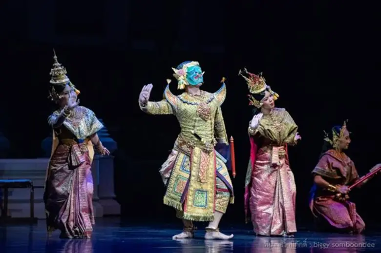 4 นักศึกษา มหาวิทยาลัยเทคโนโลยีราชมงคล (ม...