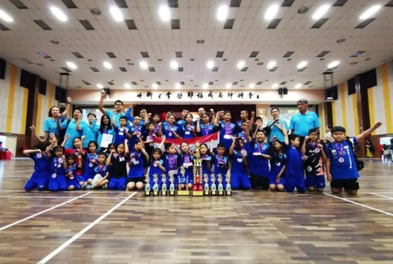 นักกีฬาสแต็คไทย 70 คนเดินทางกลับถึงเมืองไ...