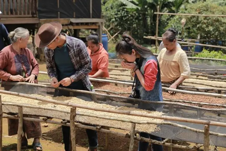 “ต่าย อรทัย” บุกไร่กาแฟ เผยเคล็ดลับความอร่อย ในรายการ “ต่าย อรทัย สะบายดี”