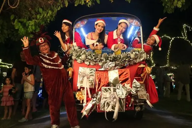 ร่วมเปิดไฟต้นคริสต์มาสการกุศล รับเทศกาลแห่งความสุขณ โรงแรมเซ็นทาราแกรนด์บีชรีสอร์ทและวิลลา หัวหิน