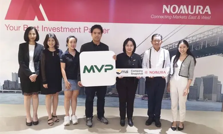 นายโอภาส เฉิดพันธุ์ (ที่ 4 จากซ้าย) ประธา...