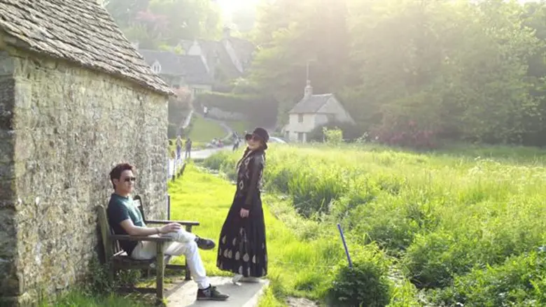 ทีวีไกด์: รายการ "หนีเที่ยวกัน" เด็ดสุดเมืองผู้ดี “ฟลุค&ลี” พาดูหมู่บ้านลับ!