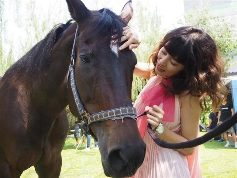 ได้รับกระแสตอบรับและถูกพูดถึงอย่างมากเลยท...