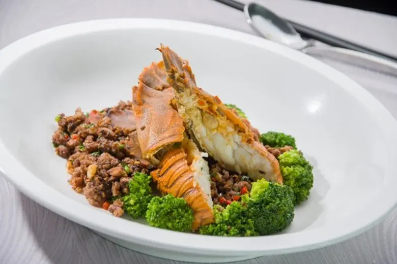 ลิ้มลองเมนูอาหารทะเลรสเลิศ ในสไตล์จีนกวาง...