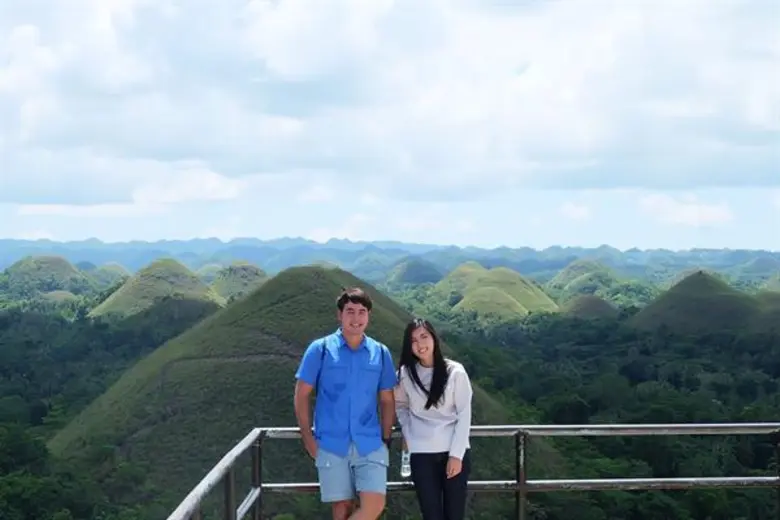 ทีวีไกด์: รายการ "สมุดโคจร On The Way" จ๊อบ ขอปะทะ กระติ๊บ กับภารกิจสุดโหด ตะลุยดินแดนมหัศจรรย์แห่ง Bohol