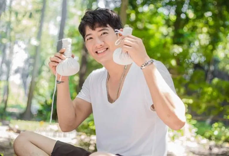 เป้ อารักษ์ ชวนสัมผัสเสน่ห์ที่ยากเดาแต่เร้าให้ใจเต้นรัว ที่เมืองรองใกล้กรุง แบบลดมลพิษ ในโครงการเมืองรอง ต้องลอง ต้องรัก ต้องใส่ใจ