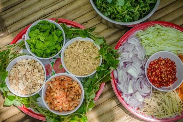 เป้ อารักษ์ ชวนสัมผัสเสน่ห์ที่ยากเดาแต่เร้าให้ใจเต้นรัว ที่เมืองรองใกล้กรุง แบบลดมลพิษ ในโครงการเมืองรอง ต้องลอง ต้องรัก ต้องใส่ใจ