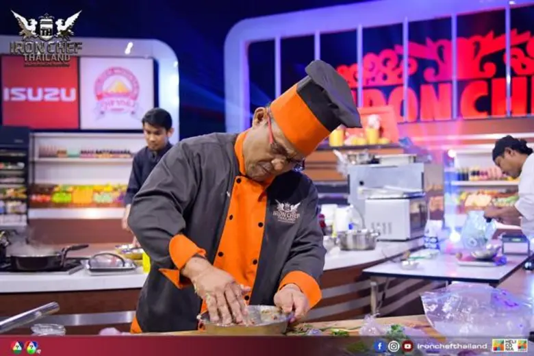 ทีวีไกด์: รายการ "เชฟกระทะเหล็ก ประเทศไทย" “เชฟกระทะเหล็ก” เปิดศึกอาหารแดนมังกร “เชฟฟ่ง จวิ้น” ปะทะเดือดขอวัดกึ๋น “เชฟป้อม”