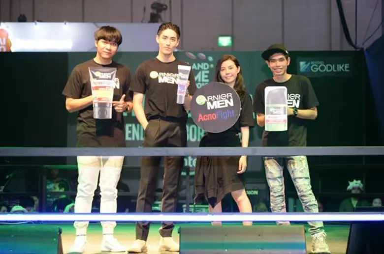 เรียกได้ว่าเป็นอีกหนึ่งนักแสดงหนุ่มที่ฮอต...