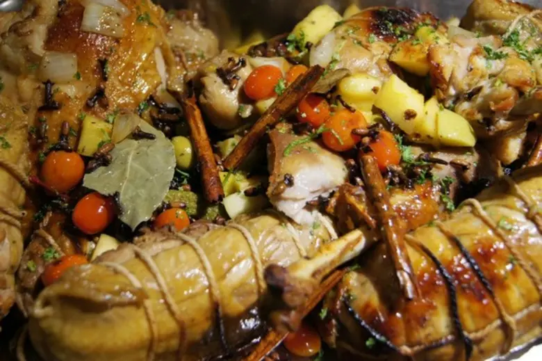 อิ่มอร่อยกับบุฟเฟ่ต์นานาชาติ ที่รวมอาหารจ...