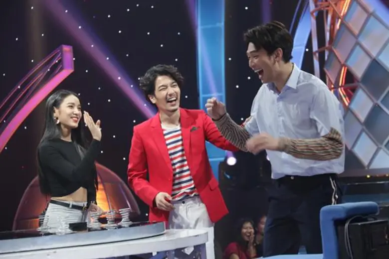 จะได้รู้กันไปว่างานนี้ใครจะเละ หรือใครจะร...