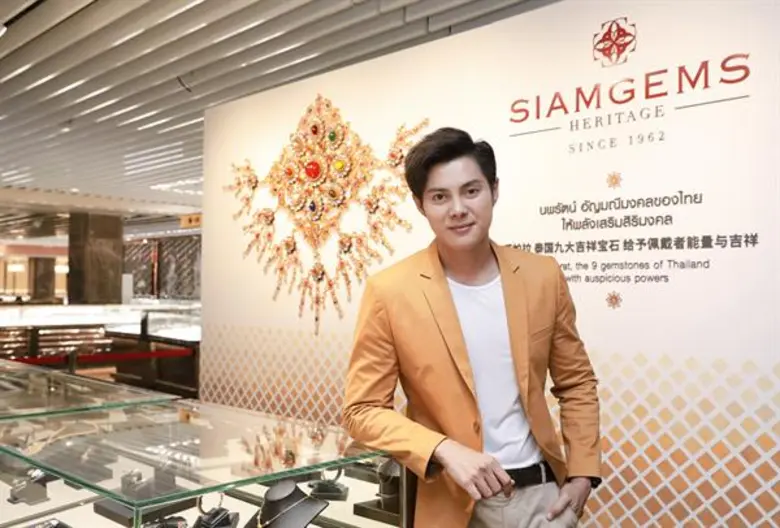 ขึ้นชื่อว่าเป็นคนที่รักภรรยามาก ล่าสุดมีค...