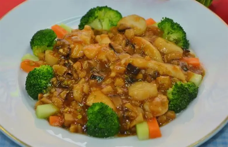 เฮดเชฟคนดังรังสรรค์เมนูใหม่ให้ห้องอาหารจี...