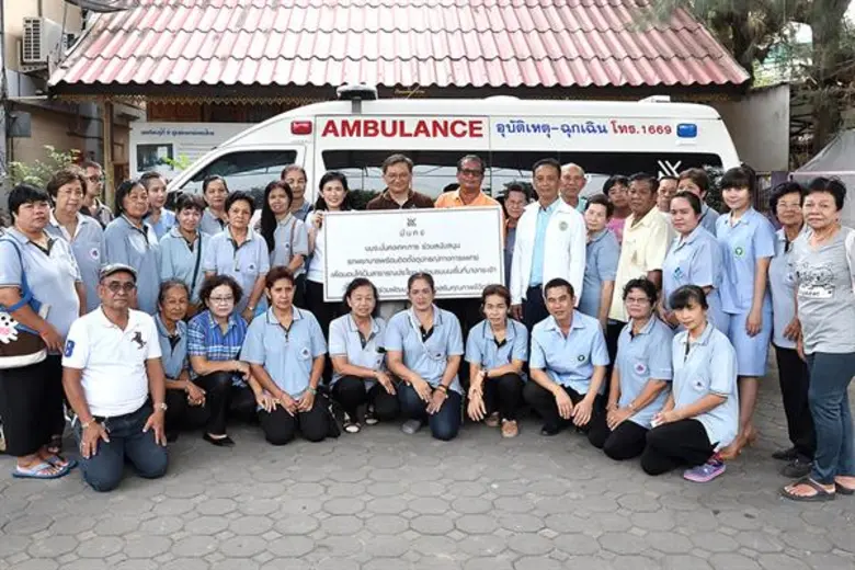 นายวรสิทธิ์ โภคาชัยพัฒน์ (ยืนกลาง) ประธาน...