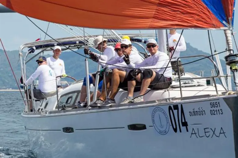 การแข่งขันเรือใบชิงถ้วยพระราชทานภูเก็ตคิง...