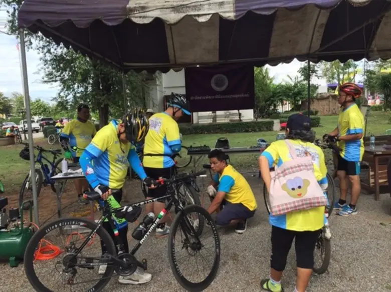 พัฒนาฝีมือแรงงานอุตรดิตถ์ ให้บริการซ่อมจักรยาน ฟรี!!	