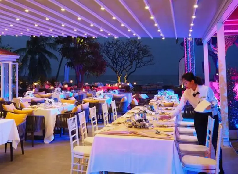 ฉลองเทศกาลคริสต์มาสและปีใหม่สุดอลังการกับเมืองหัวหิน ณ โรงแรมเซ็นทาราแกรนด์บีชรีสอร์ทและวิลลา หัวหิน