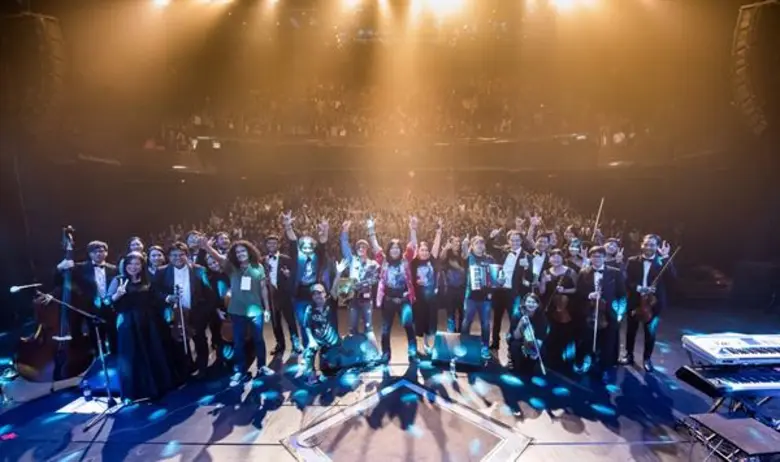 บนถนนสายดนดรีที่ยาวนานกว่า 24 ปี วันนี้ "...