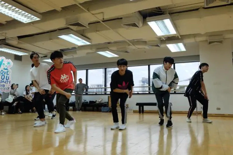 “คริส-สิงโต” นำทีมซ้อม โชว์ฟิต!!! งาน “Y I LOVE YOU FAN PARTY 2019 ติดเกาะฮาY”