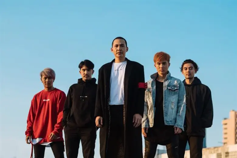 สมกับเป็นวงร็อกรุ่นใหม่ที่ไม่มีคำว่าหยุดน...