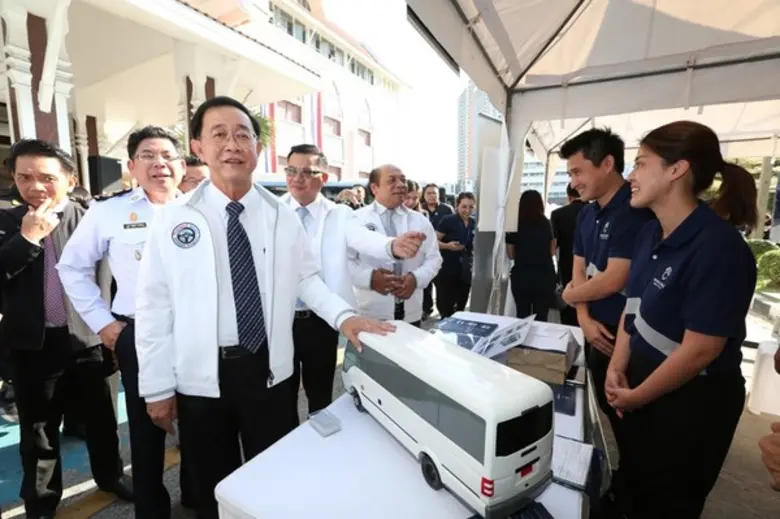 นายวีรพลน์ เตชะผาสุขสันติ ประธานเจ้าหน้าท...