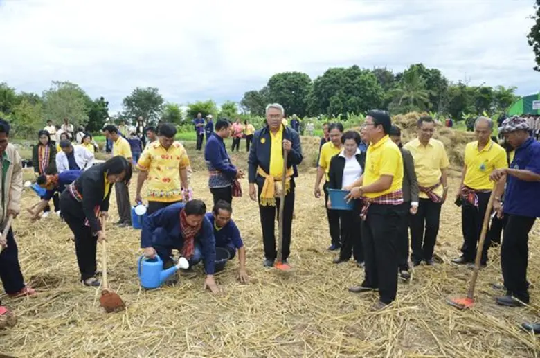 รมช.วิวัฒน์ เปิดงานวันดินโลก จังหวัดอุดรธานี พร้อมใจสืบสานพระราชปณิธานของในหลวง ร.9 เพื่ออนุรักษ์ทรัพยากรดินอย่างยั่งยืน