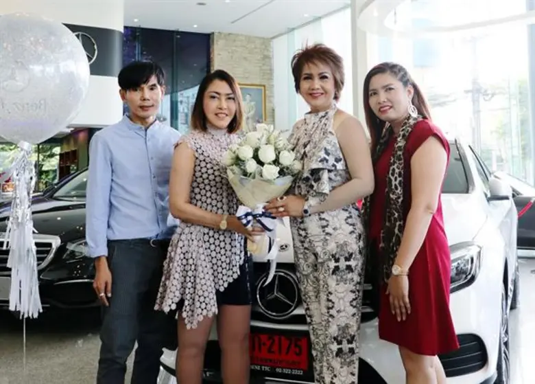 คุณสิญจ์พธู หาญวรากิตติ์ ประธานกรรมการบริ...