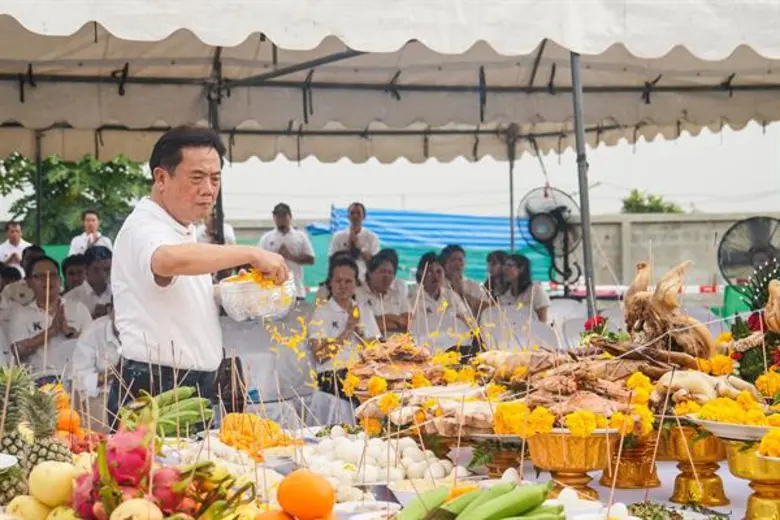 นายชยวัฒน์ พิเศษสิทธิ์ ประธานกรรมการบริหา...