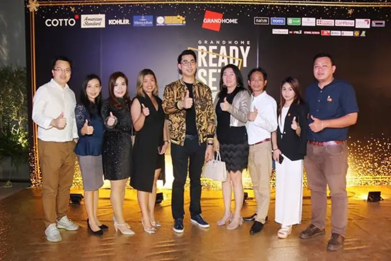 นายณัฐพล สังขะภักดี (ที่ 1 จากซ้าย) ผู้จั...