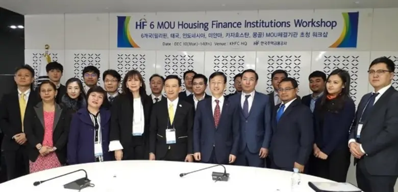 นายกรพล ชินพัฒน์ ผู้ช่วยกรรมการผู้จัดการ ...