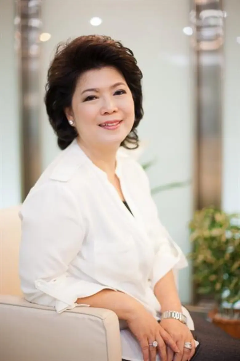 นางพวรรณ์ นววัฒนทรัพย์ ประธานเจ้าหน้าที่บ...