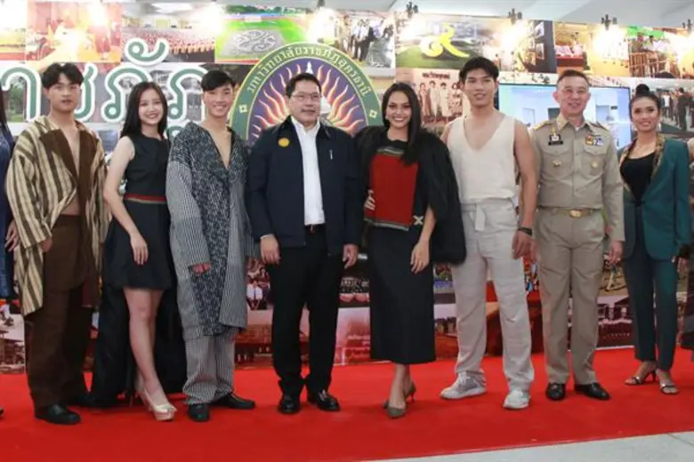 ก.อุตฯ พร้อมหนุนเอกชนในพื้นที่กลุ่มจังหวัดภาคตะวันออกเฉียงเหนือ ตอนบน 1 ผลักดันอุตสาหกรรมเกษตรแปรรูป พร้อมยกระดับผ้าทอมือสู่สากล