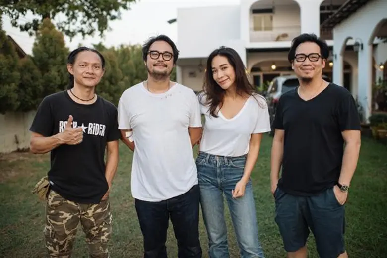 20 ตุลา เพลงช้าที่เกินคาดของ ซิลลี่ฟูลส์ กับการถ่ายทอดการแสดงแบบคาดไม่ถึงจากพลอย-เฌอมาลย์