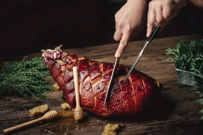 ห้องอาหารซีซั่นนอล เทสท์ส โรงแรม เดอะ เวส...