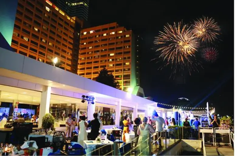 ปาร์ตี้นับถอยหลังสู่ปีใหม่ 2562 ที่โรงแรมแม่น้ำ รามาดาพลาซา