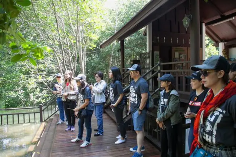 ฟอร์ด เรนเจอร์ ใหม่ พาท่องเที่ยวนวัตวิถีจังหวัดประจวบคีรีขันธ์ พร้อมร่วมทำกิจกรรมเพื่อสังคม