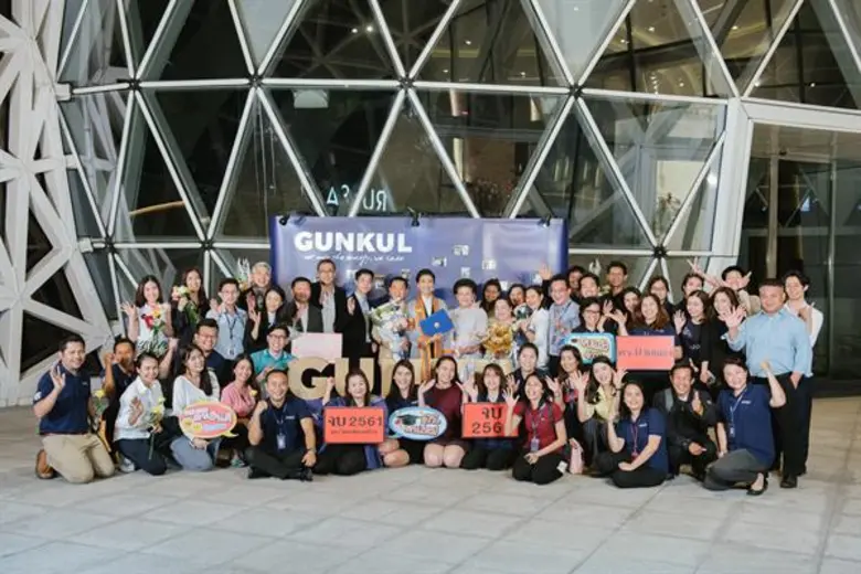 คุณกัลกุล ดำรงปิยวุฒิ์ ประธานกรรมการ พร้อ...