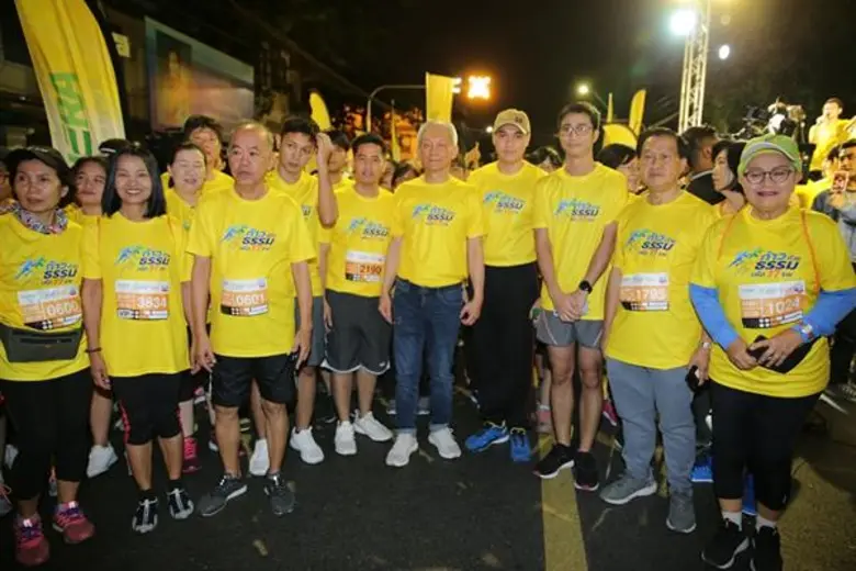 แน่นขนัด!! กองทัพนักวิ่งกว่าหมื่นคน ตบเท้...