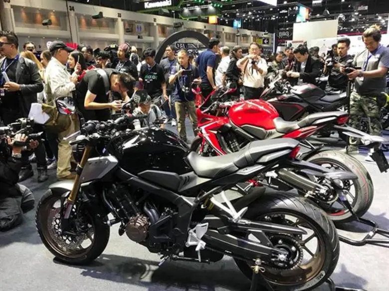 ตลาดรถจักรยานยนต์คึกคักรับฤดูกาลขายปลายปี...