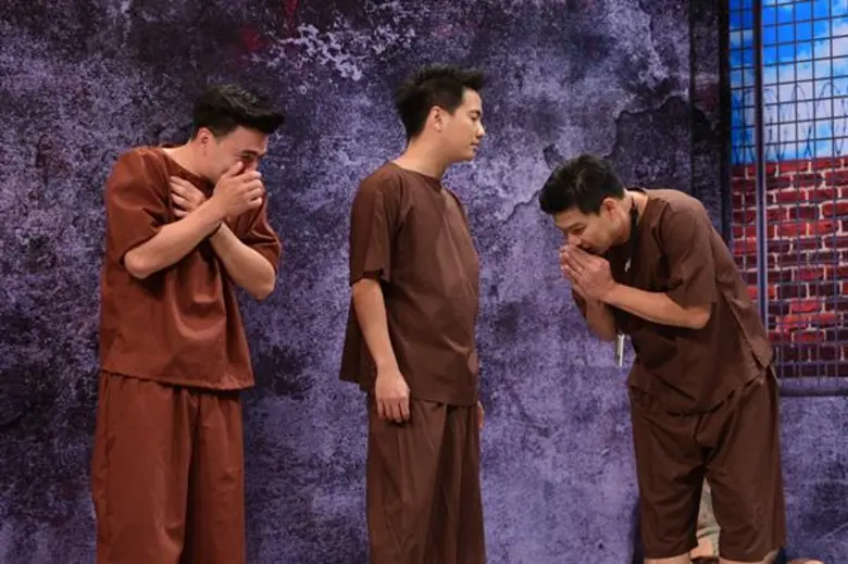 เกิดอะไรขึ้น อยู่ดีๆ นักร้องหนุ่มสายเอนเต...