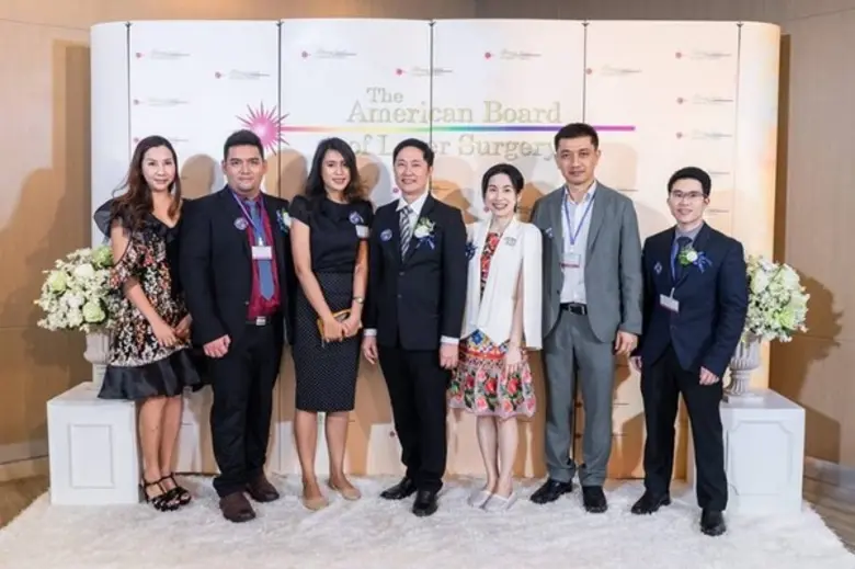 น.พ.สถาพร จินารัตน์ ผู้อำนวยการสถาบัน Ren...