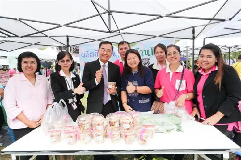 พก. จัดงาน 5 ทศวรรษแห่งการก้าวย่าง : สานรักครอบครัวสู่ชุมชน “บ้านกึ่งวิถีชาย” ปทุมธานี ต้องการเปิดกว้างให้สังคม เปิดรับและเข้าใจในคนไข้จิตทุเลา พร้อมรับสู่สังคมในอนาคต