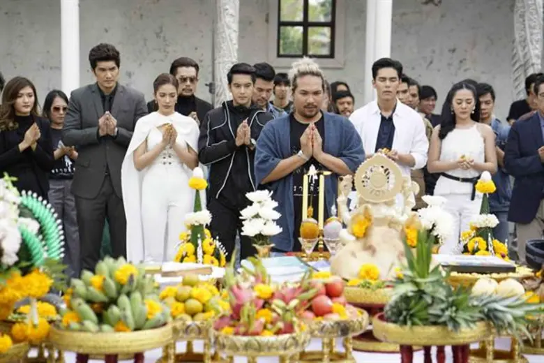 "เตอร์-รฤกฤกษ์ กัลย์จาฤก" จัดบวงสรวงละคร ...