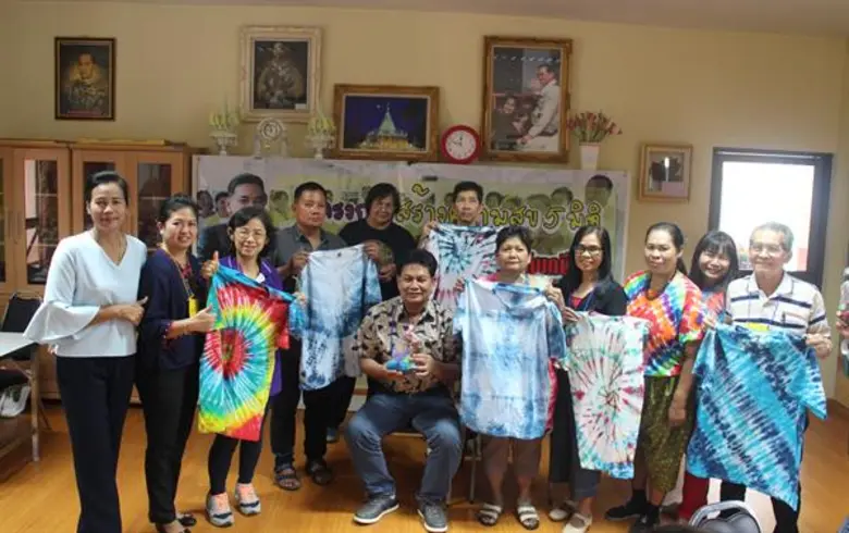 ผ้ามัดย้อม ฝึกจินตนาการทางสมองผู้สูงอายุ