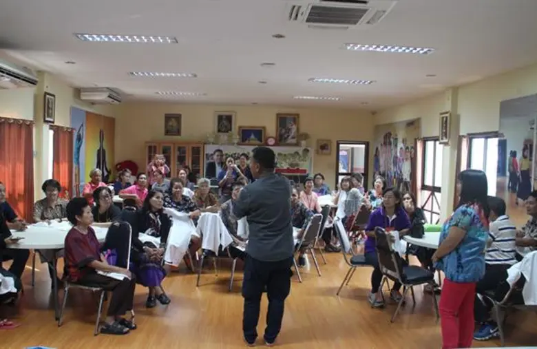 ผ้ามัดย้อม ฝึกจินตนาการทางสมองผู้สูงอายุ