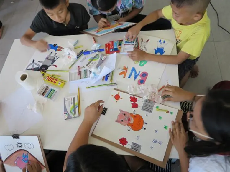 เพราะชีวิตของหนูไม่ “หมู” เลย เปิดกำแพงความคิด สร้างแรงบันดาลใจให้เด็กในชุมชนแออัด ในเวิร์คช็อปวาดภาพ “หมูๆ กับ ครูปาน” โดย บริษัท กรุงเทพดุสิตเวชการ จำกัด (มหาชน)