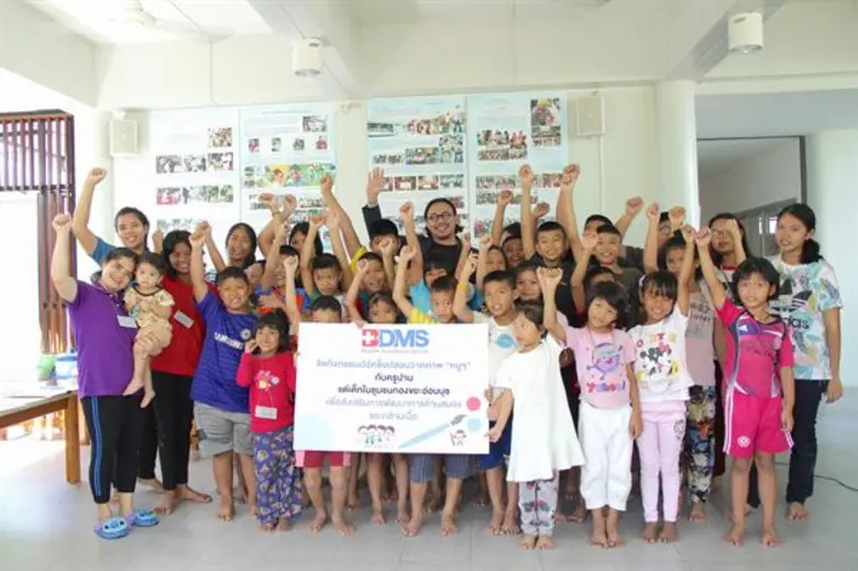 เพราะชีวิตของหนูไม่ “หมู” เลย เปิดกำแพงความคิด สร้างแรงบันดาลใจให้เด็กในชุมชนแออัด ในเวิร์คช็อปวาดภาพ “หมูๆ กับ ครูปาน” โดย บริษัท กรุงเทพดุสิตเวชการ จำกัด (มหาชน)